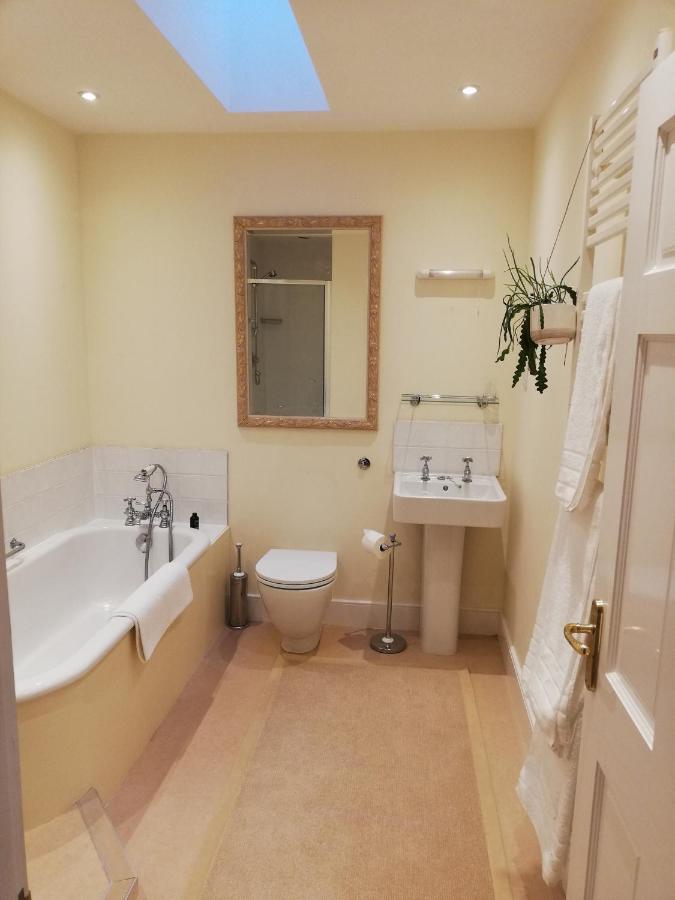 Rusling House Bed & Breakfast Butcombe ภายนอก รูปภาพ